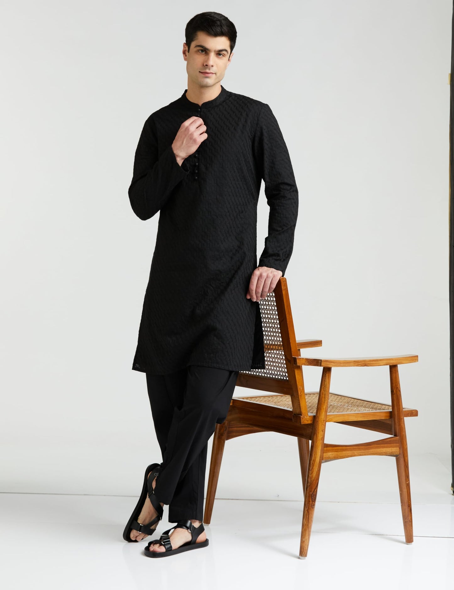 Amazon Brand - Symbol Men's Cotton Embroidered Long Regular Fit Kurta (SY-S24-MNA-FKT-502_Black_XL)